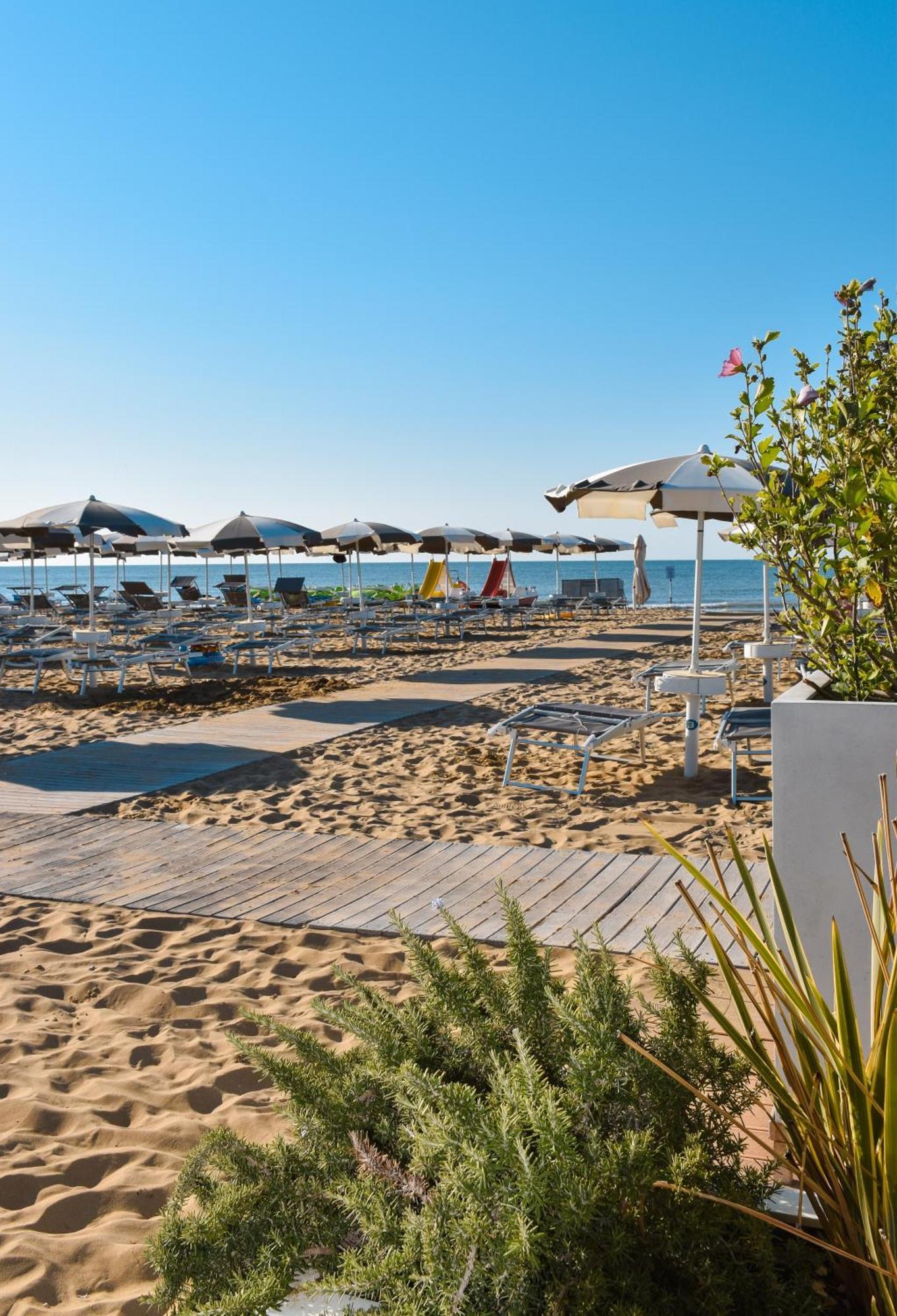 Aparthotel Pineda Bibione Eksteriør billede